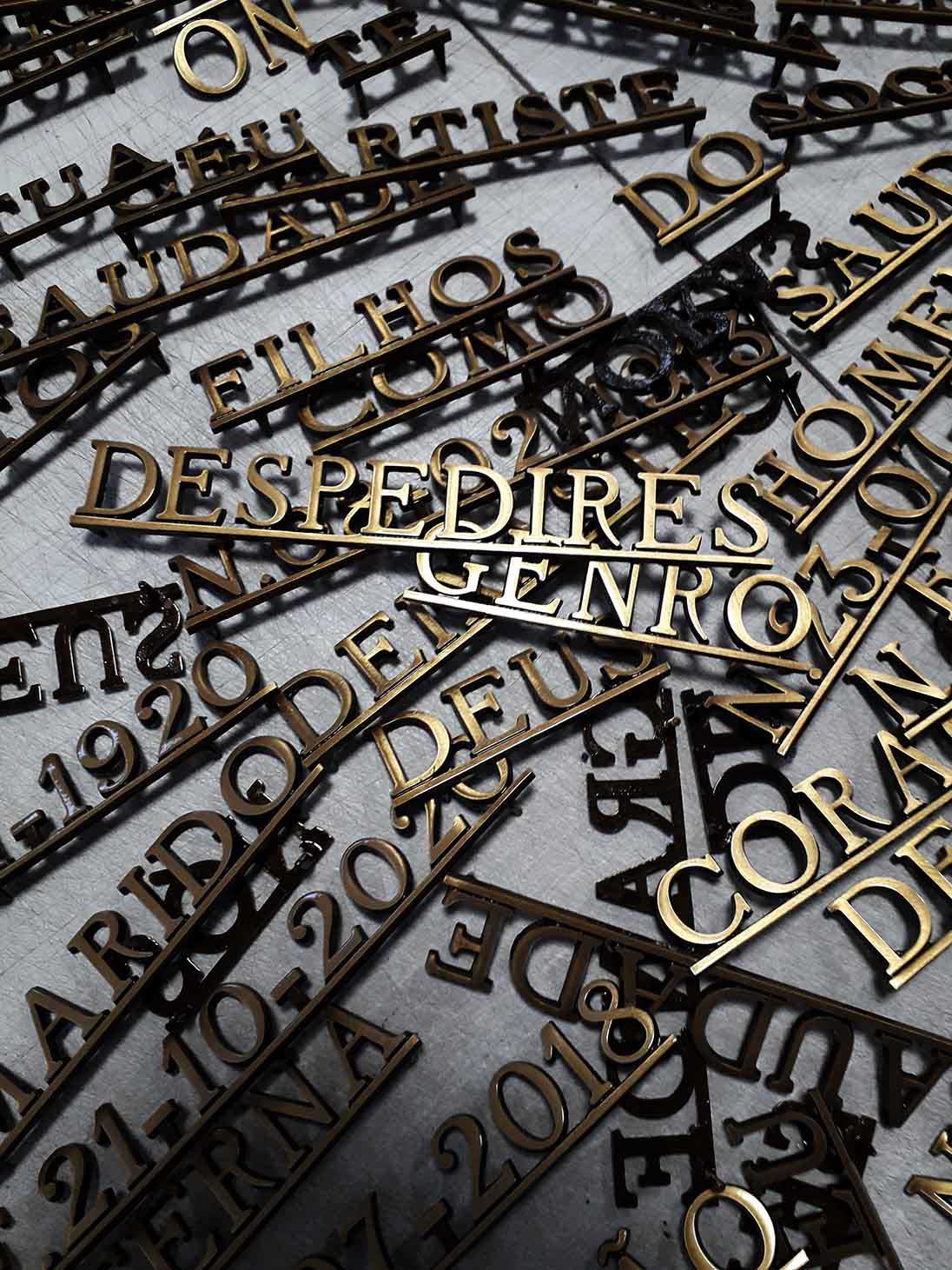 letras bronze.jpg letras bronze.jpg